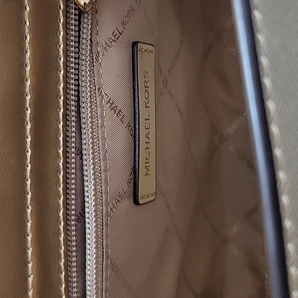 NWT MICHAEL KORS PALE GOLD CARMEN SATCHEL - Picture 8 of 14